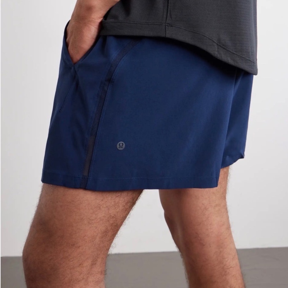 Lululemon Mens Pace Breaker Lined Shorts 7 Inseam Navy Blue Athletic Running